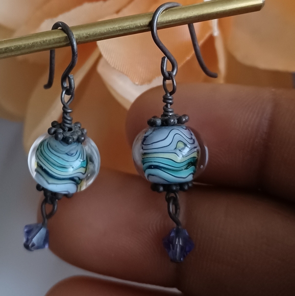 Vintage Glass Spun Earrings. - Picture 4 of 7